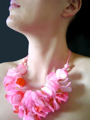 Necklace model Roses of Heliogabalus