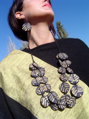 Necklace model Navajo