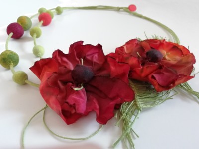 Necklace model Oriental Poppies
