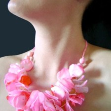 Necklace model Roses of Heliogabalus