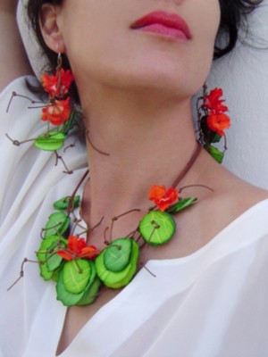 Necklace model Nasturtiums (Caillebotte)