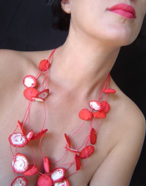 Necklace model Jacques and Natasha