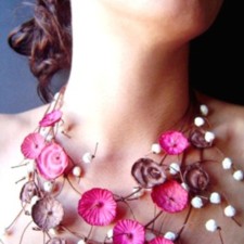 Necklace model Impressionist Gardens