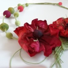 Necklace model Oriental Poppies