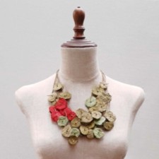 Necklace model Pelargonium